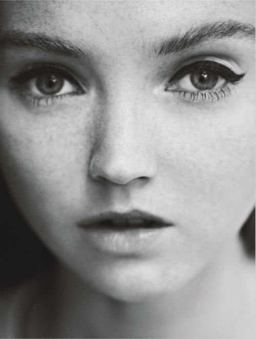 GIRL CRUSH: LILY COLE